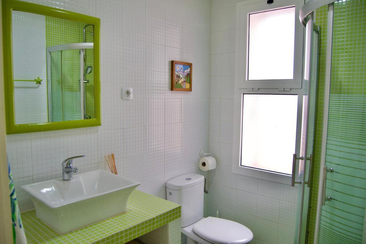 Ohana Beachfront Malagueta Malaga Exterior photo