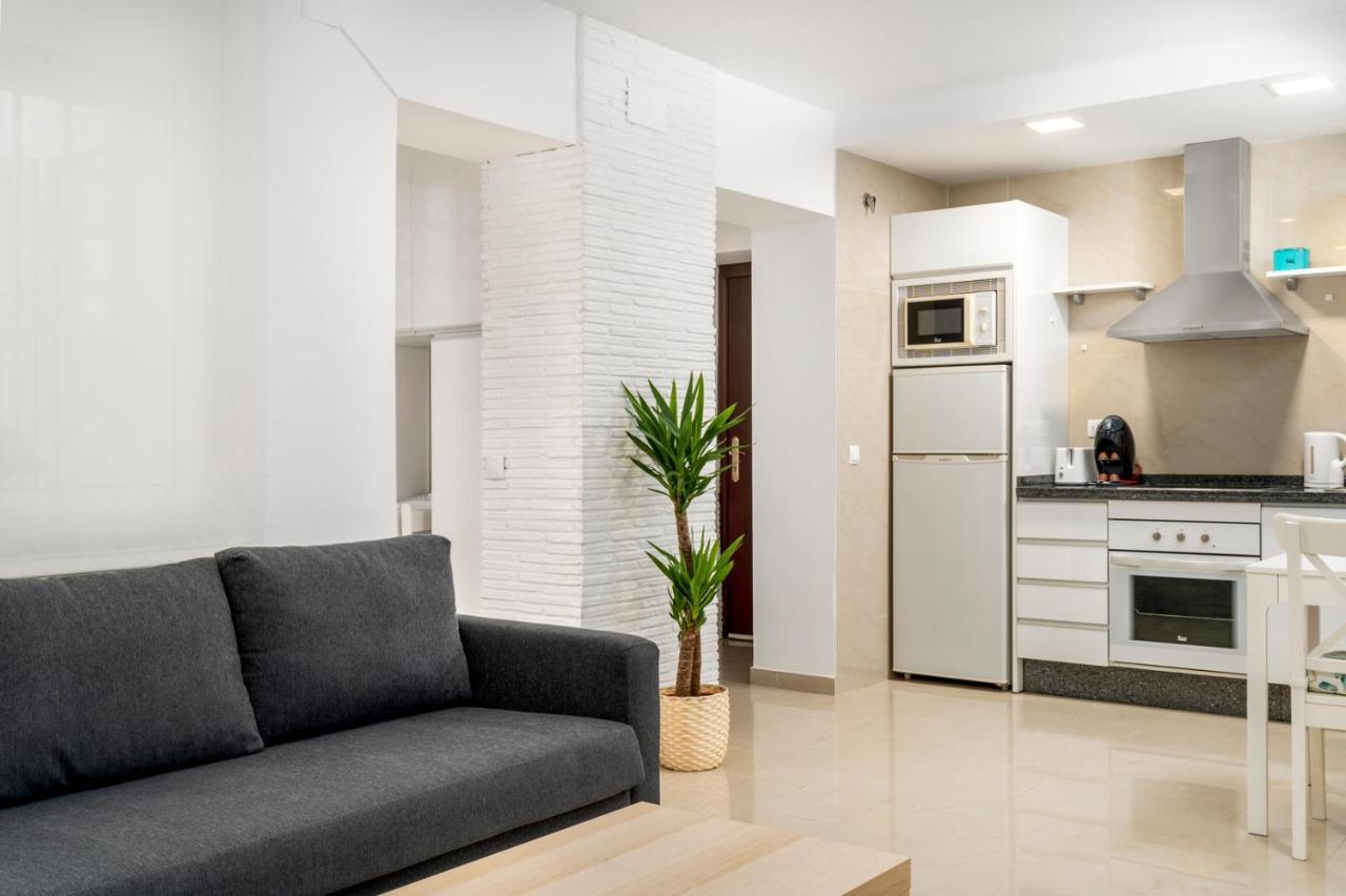 Ohana Beachfront Malagueta Malaga Exterior photo